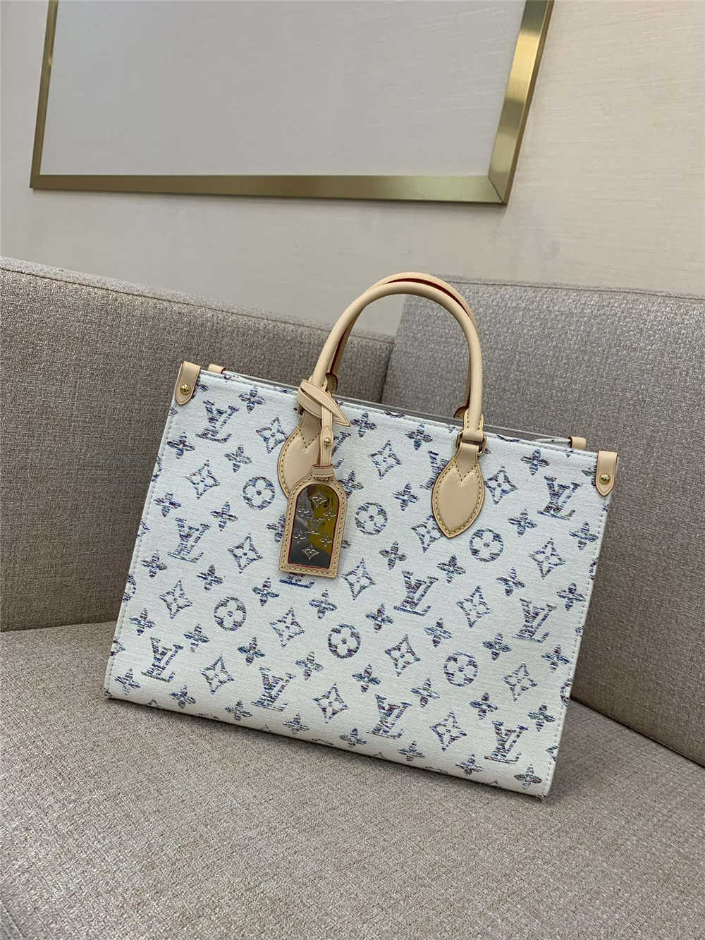 Louis Vuitton OnTheGo MM  M24708 size：35x27x14cm 2025 new 